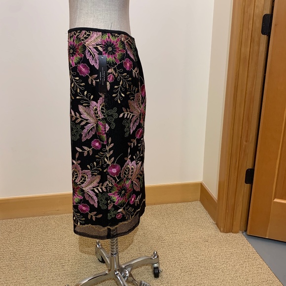 🔥NeW🔥NWT‼️ Tahari Arthur S Levine - Black/multi colored skirt - Size 6✨✨ - Picture 3 of 7